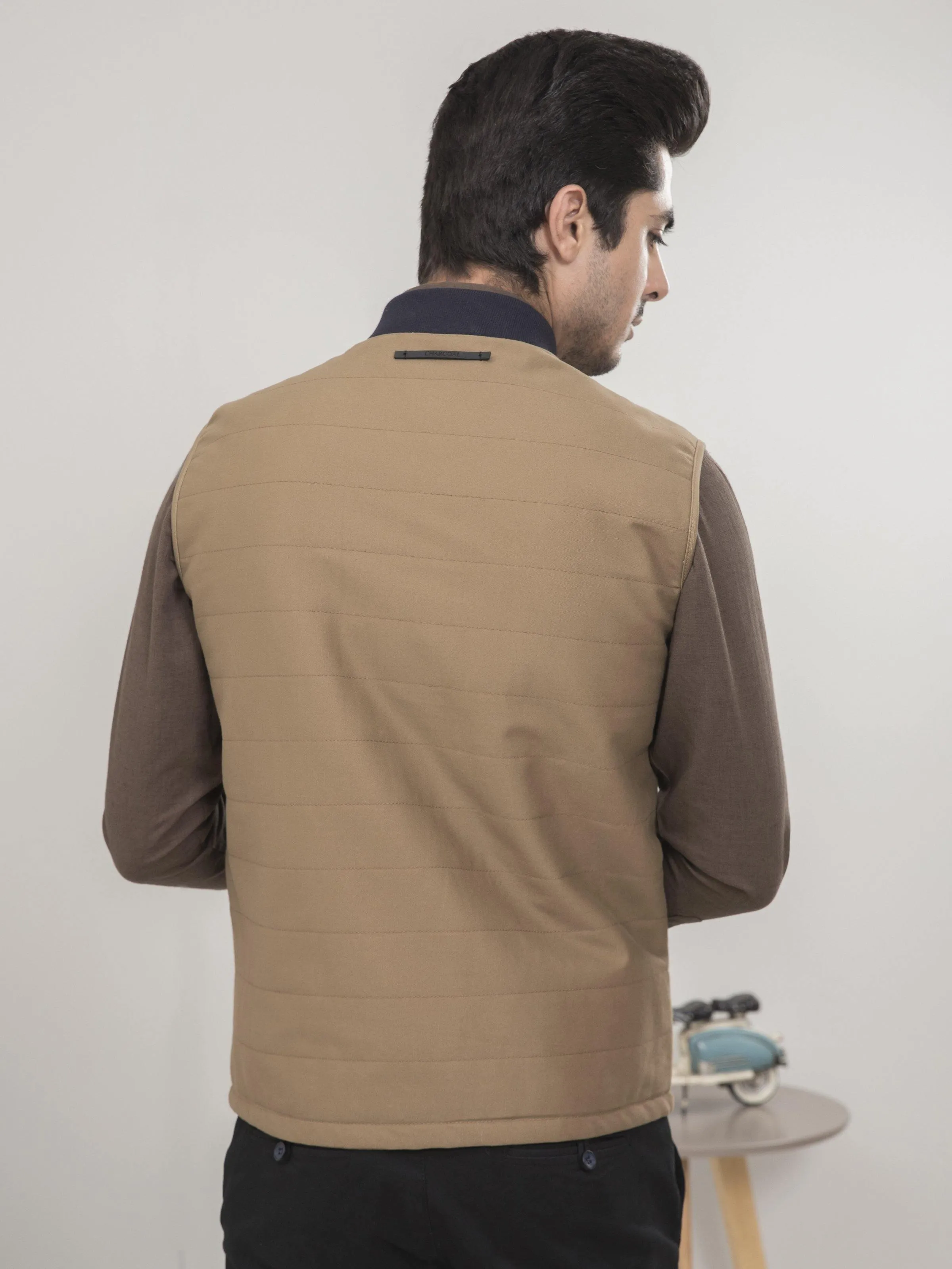 SLEEVELESS  QUILTED  DARK KHAKI JACKET